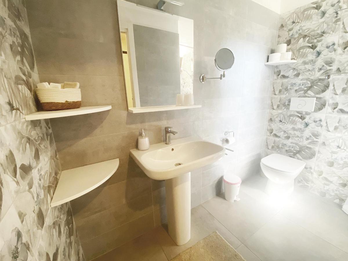 Villa Bella Salmagi - Surya Sardinia Holidays & Yoga Capitana Δωμάτιο φωτογραφία